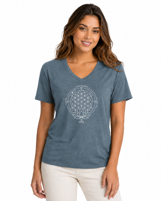 Women’s relaxed v-neck t-shirt